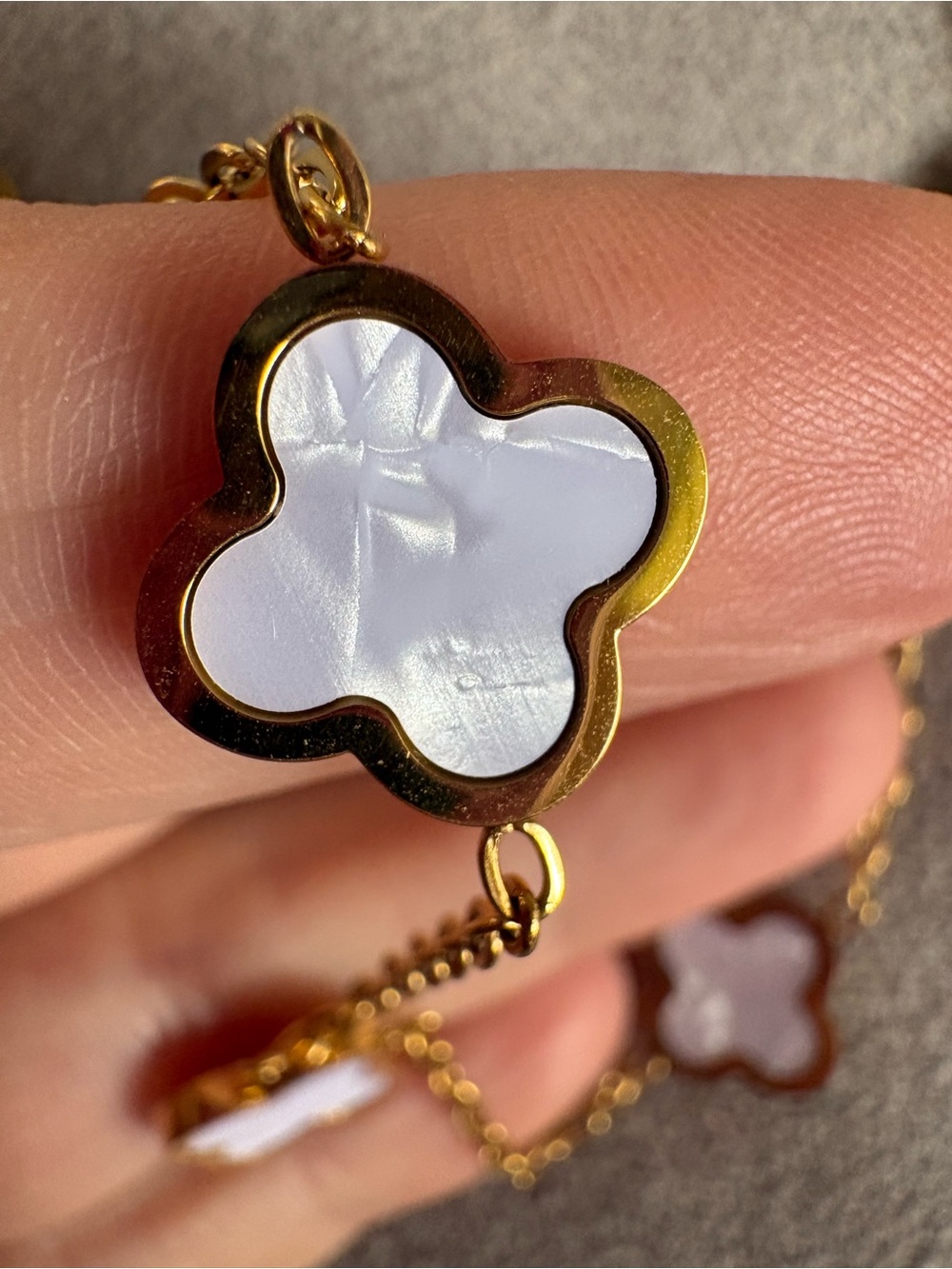 Gold Clover Pendant Bracelet with White Mother-of-Pearl Inlay